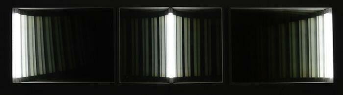 Fuente (detalle) / 2020 / 6 cajas de luz led, madera y cristal espejado. Cada módulo mide 62 x 80 x 12 cm