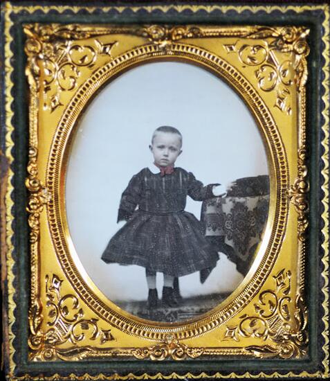 Hijo de Juana Paula Viola y Posadas y bisnieto de Gervasio Antonio de Posadas
