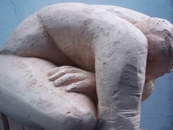 Barbara Triest -El pudor de Quasimodo - Terracota - 42 x 35x 49 cm.
