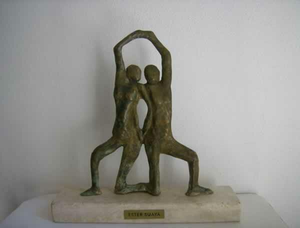 Ester Suaya El juego I - Bronce - 20 x 5 x 20 cm altura