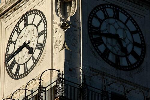 Detalle del reloj de la Torre Monumental