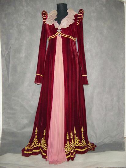 Vestido usado por Fanny Navarro como Mariquita Sánchez de Thompson en “El grito sagrado” 