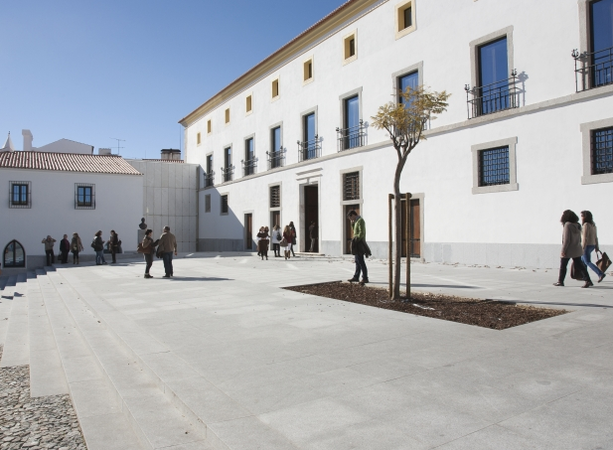 Convocatoria Internacional "Puertas Abiertas"