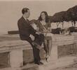 Foto de Borges con Estela Canto en la Costanera. Créditos Biblioteca Nacional Mariano Moreno