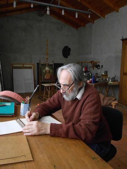 Hugo Sbernini en su taller