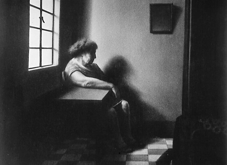 Mujer en ventana