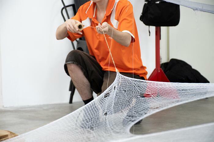 Trabajadoras de tejido, Técnica y Trama