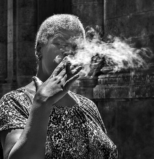 “Detrás del humo” 