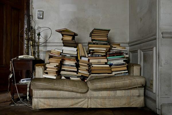 Sillón y libros