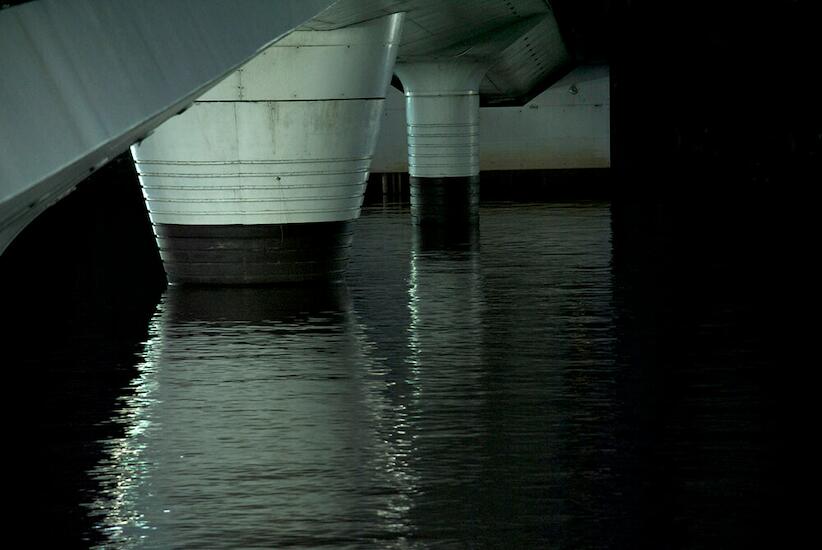 Columnas y agua. 