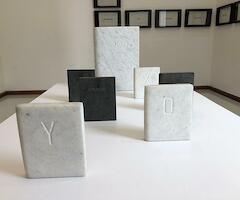 Abecedario. Libros en mármol de Carrara. 18 x 13 x 4 cm. 2001