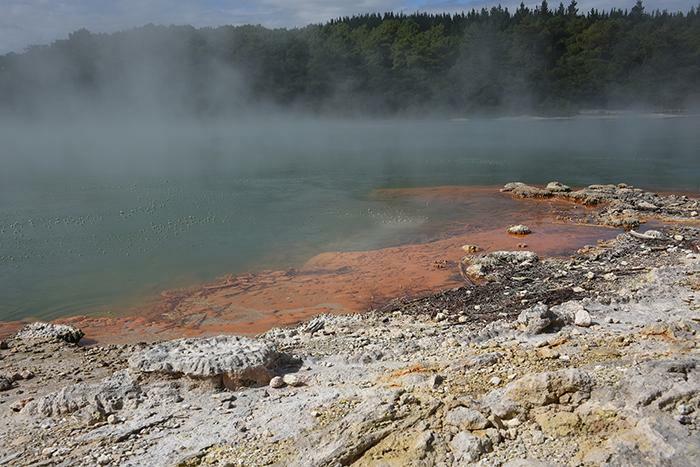 Geothermal Park Wai-O-Taupu, Isla Norte, Nueva Zelanda.