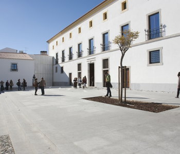 Convocatoria Internacional "Puertas Abiertas"