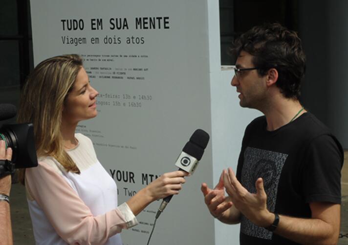 Leandro Tartaglia dando una nota a la prensa brasileña