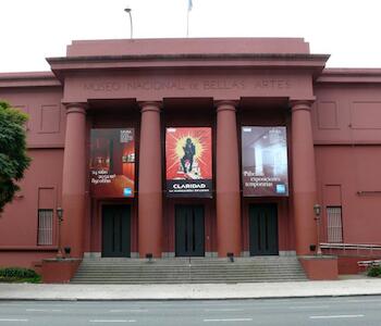 Festejemos, con aplausos el “Día de los Amigos de Museos”.