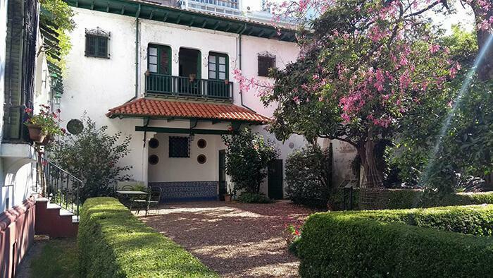 Patio del Naranjo