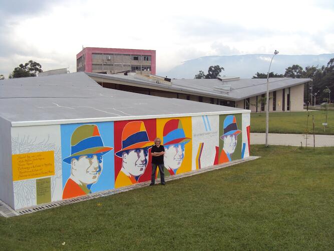 Marino Santa María y el mural de Gardel