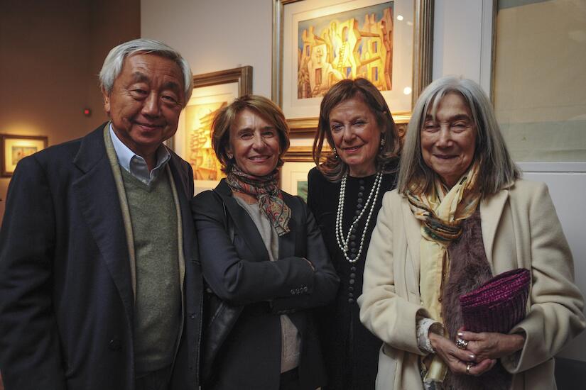 Teresa Tedín junto a María Kodama con amigos.