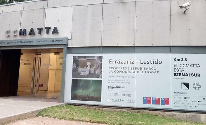 Paz Errázuriz y Adriana Lestido en el Centro Cultural Matta