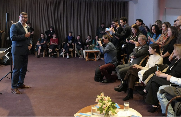 Raúl Paolasso, presidente de Bancor, en la presentación del Premio de Pintura en la Casa de Córdoba