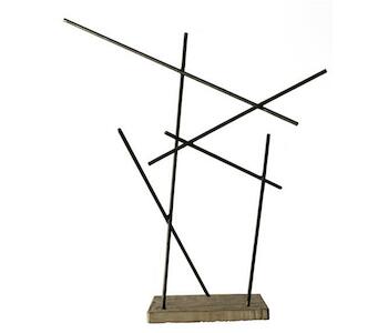 Enio Iommi (Argentina, Rosario, 1926 - Argentina, San Justo, 2013) Donación Enio Iommi, 1964. Escultura realizada con a caños de hierro. Medidas: 82,5 x 56,5 x 68 cm.