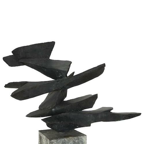 Penalba Alicia “Météore” 1981, bronce fundido y patinado, base de cemento. 140 x 84 x 76 cm. Foto webpage MNBA