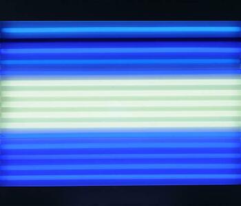 Avello Sergio "Bandera" 2007. Tubos fluorescentes, micro procesador, caja MDF, 110 x 150 cm. Imagen: página web MNBA