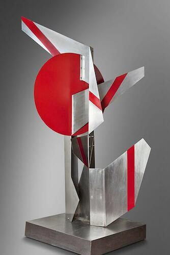 Maria Juana Heras Velasco (1924) Transposeña, 1979 Acero inoxidable y pintura industrial 220x150x150 cm. Imagen: Museo Sívori