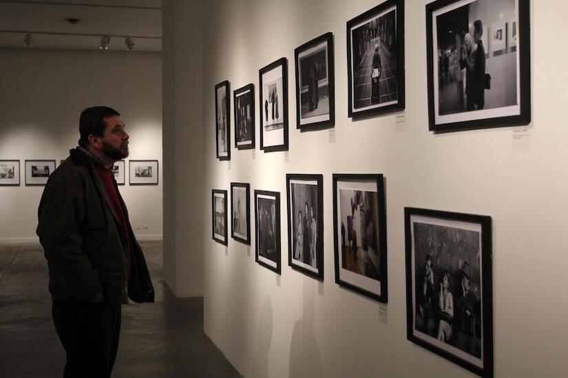 Vista de sala de "Fotografías" de Sara Facio