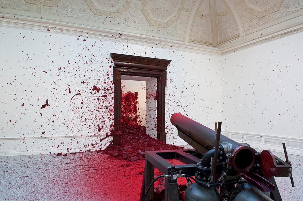 Shooting into the Corner II de Anish Kapoor