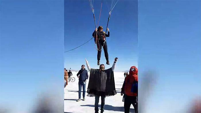 Volar en en las Salinas Grandes